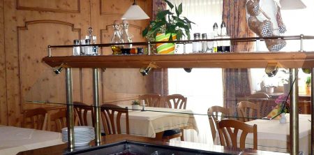 Wir suchen –                   Spühilfe/Service Kräfte  m/w/d